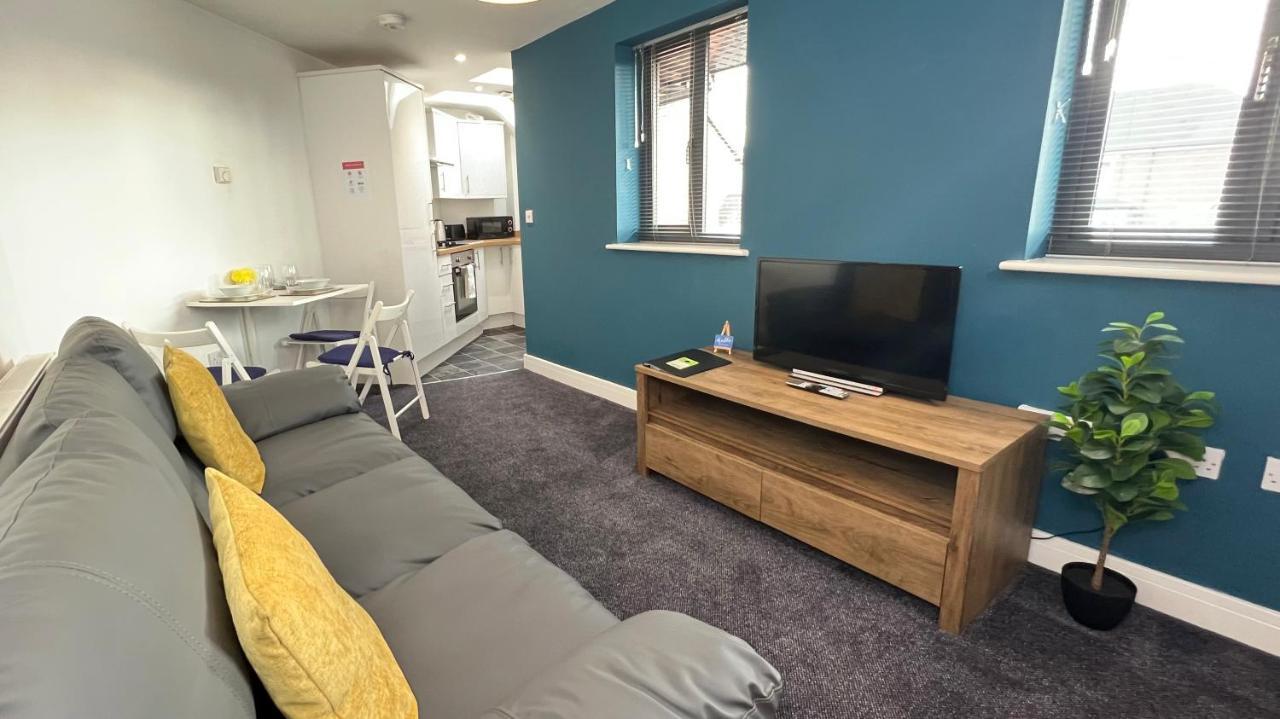 Cross Court, Stafford By Bell Apartments Ngoại thất bức ảnh
