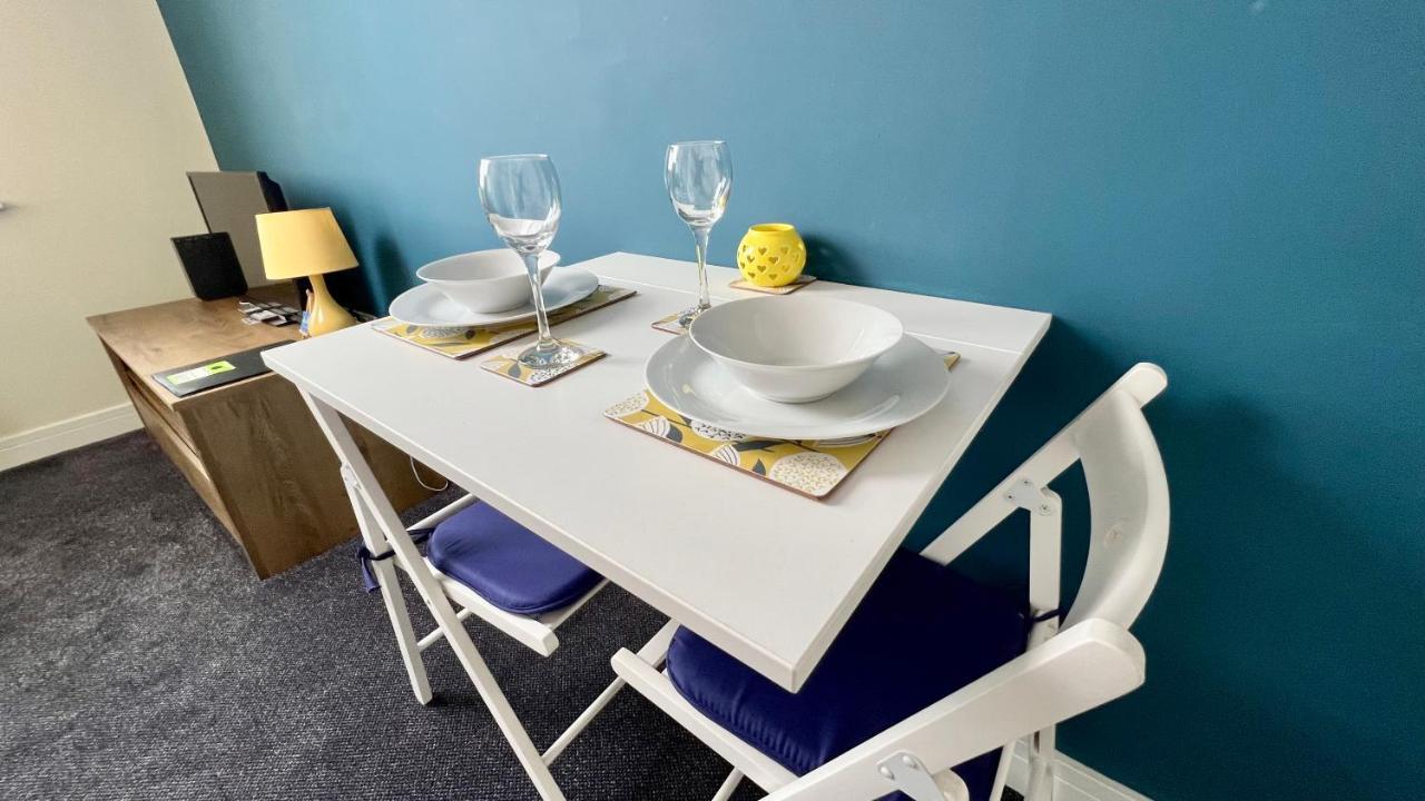 Cross Court, Stafford By Bell Apartments Ngoại thất bức ảnh