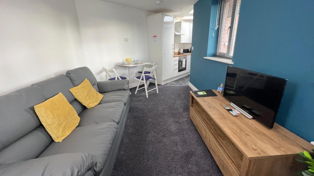 Cross Court, Stafford By Bell Apartments Ngoại thất bức ảnh
