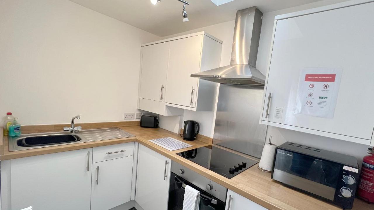Cross Court, Stafford By Bell Apartments Ngoại thất bức ảnh