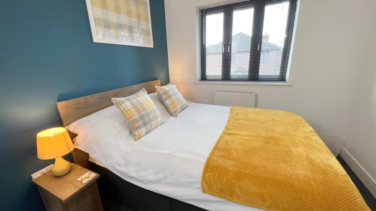 Cross Court, Stafford By Bell Apartments Ngoại thất bức ảnh
