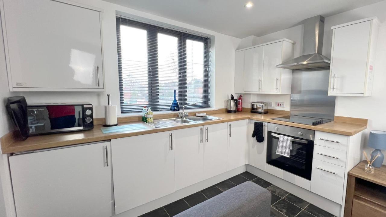 Cross Court, Stafford By Bell Apartments Ngoại thất bức ảnh