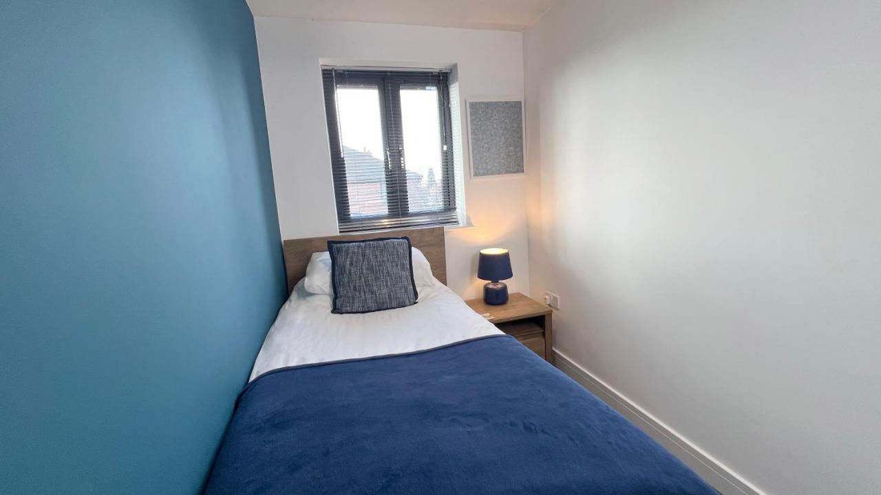 Cross Court, Stafford By Bell Apartments Ngoại thất bức ảnh
