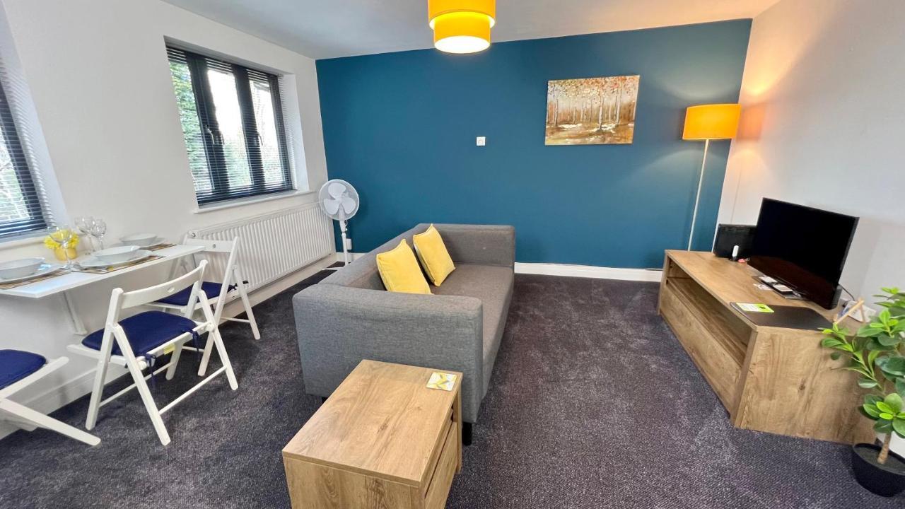 Cross Court, Stafford By Bell Apartments Ngoại thất bức ảnh
