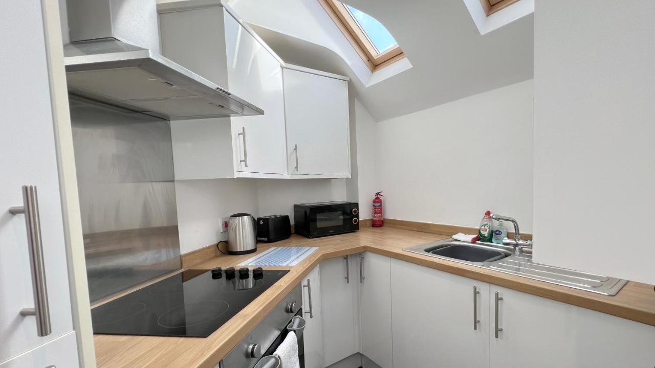 Cross Court, Stafford By Bell Apartments Ngoại thất bức ảnh