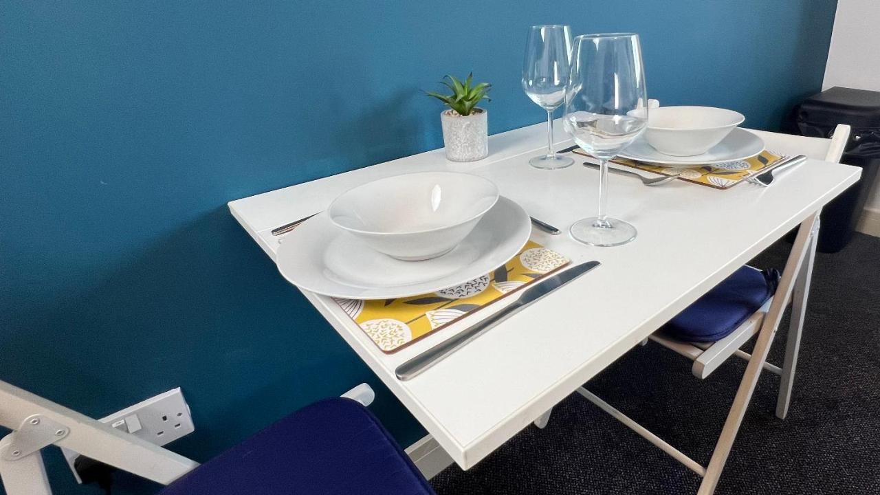 Cross Court, Stafford By Bell Apartments Ngoại thất bức ảnh