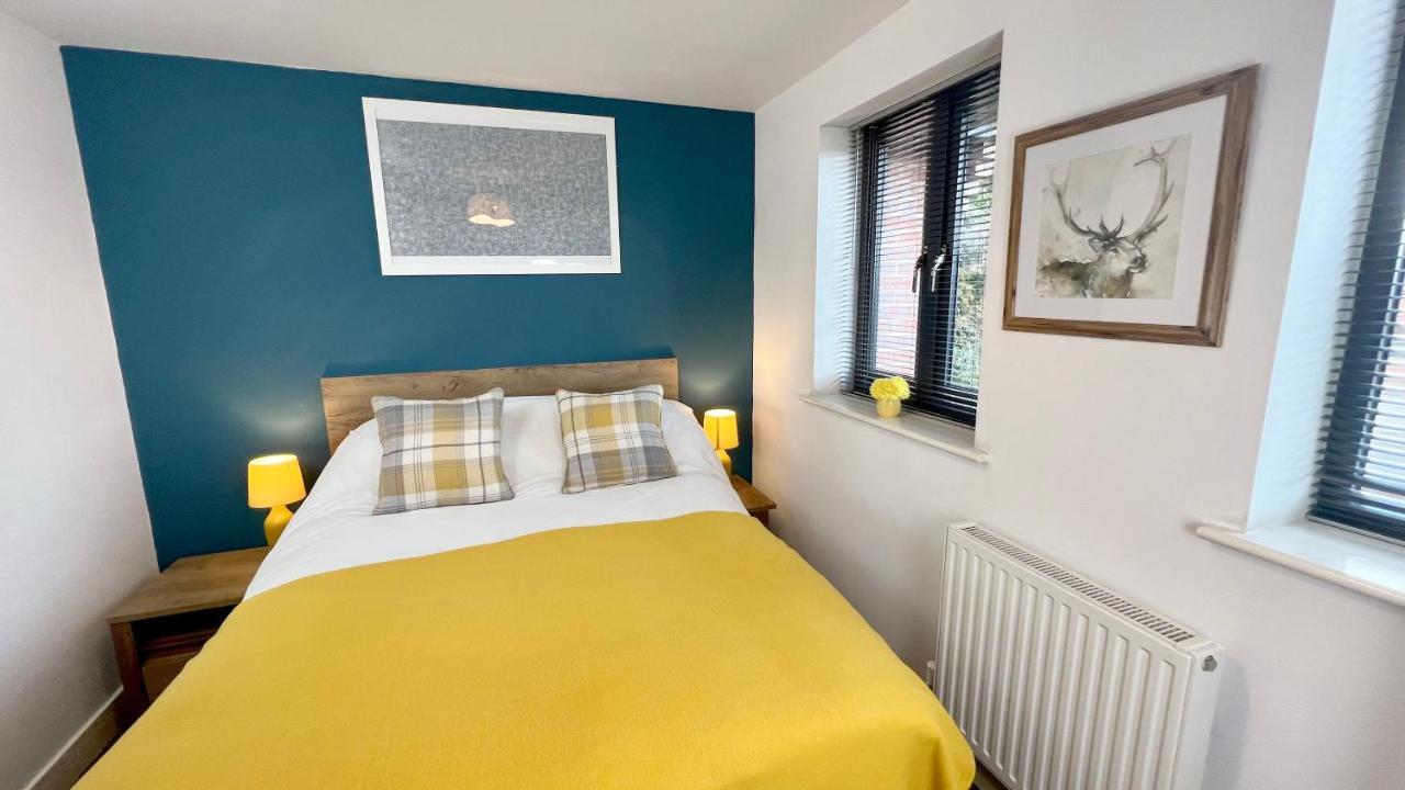 Cross Court, Stafford By Bell Apartments Ngoại thất bức ảnh