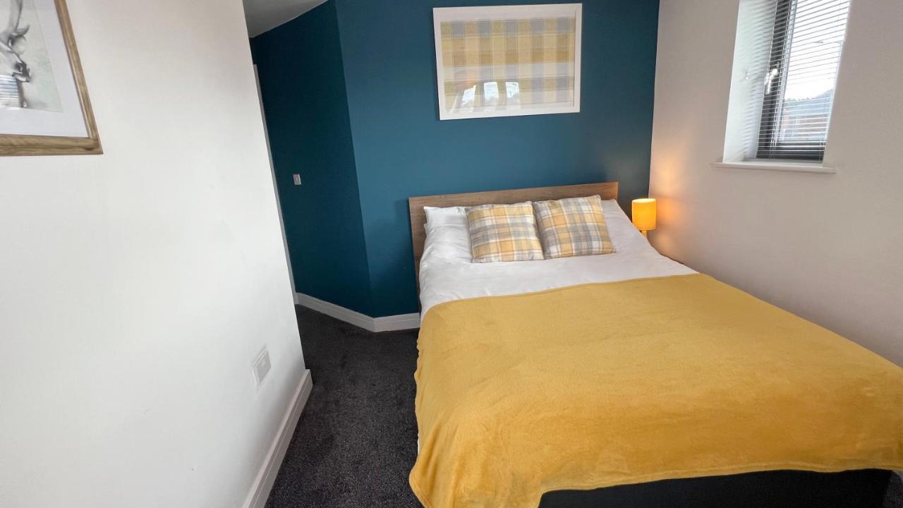 Cross Court, Stafford By Bell Apartments Ngoại thất bức ảnh