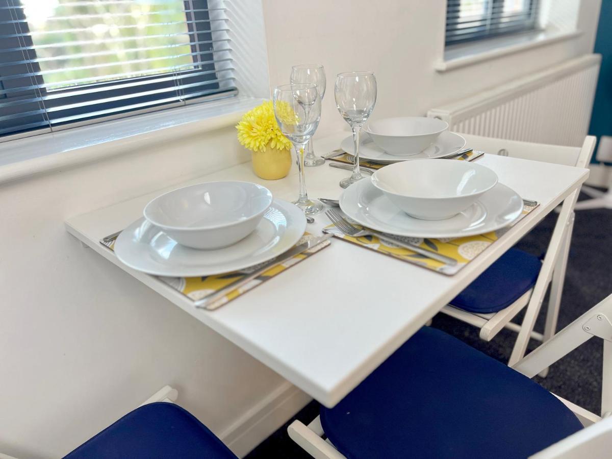 Cross Court, Stafford By Bell Apartments Ngoại thất bức ảnh
