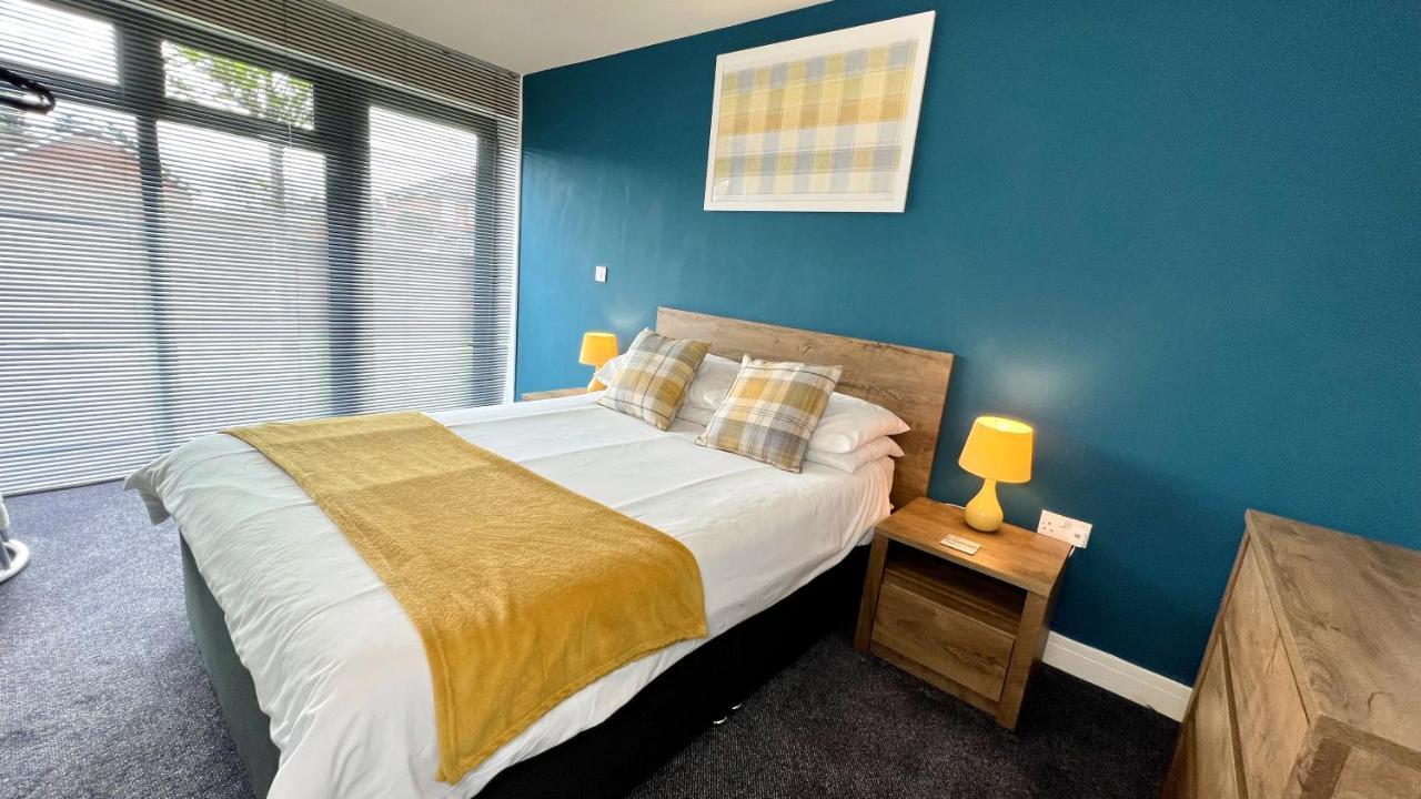 Cross Court, Stafford By Bell Apartments Ngoại thất bức ảnh