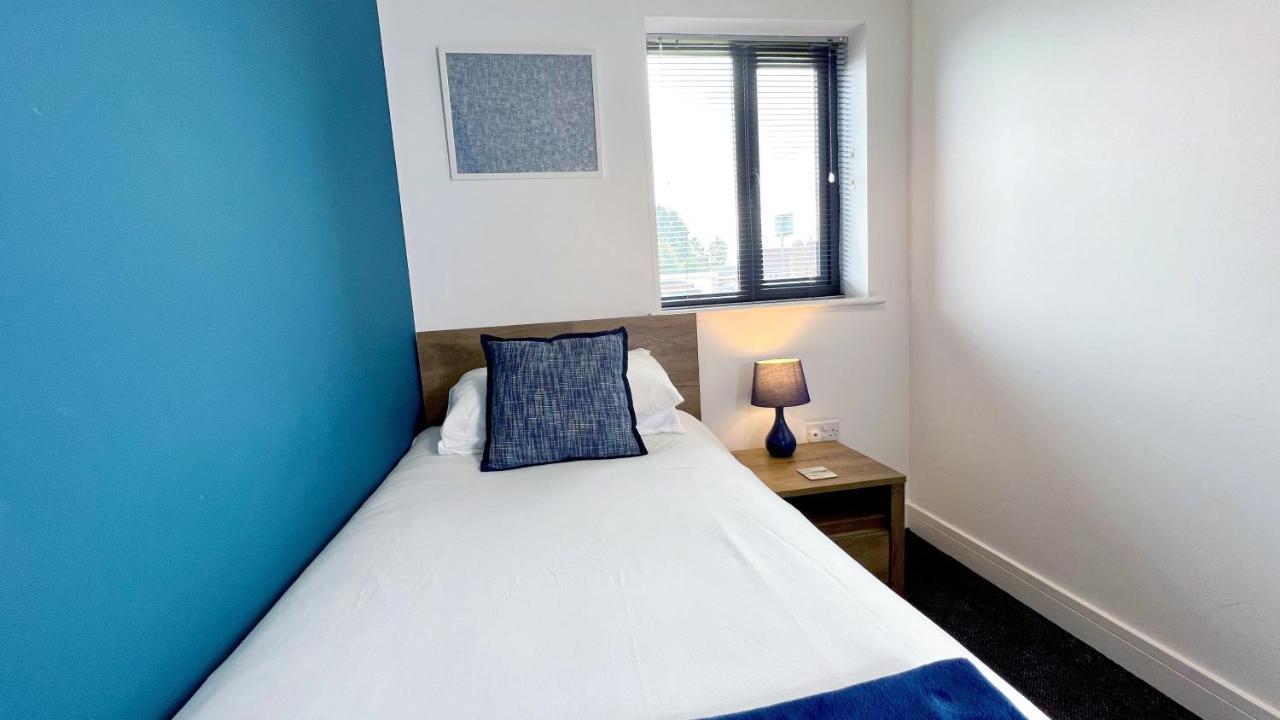 Cross Court, Stafford By Bell Apartments Ngoại thất bức ảnh