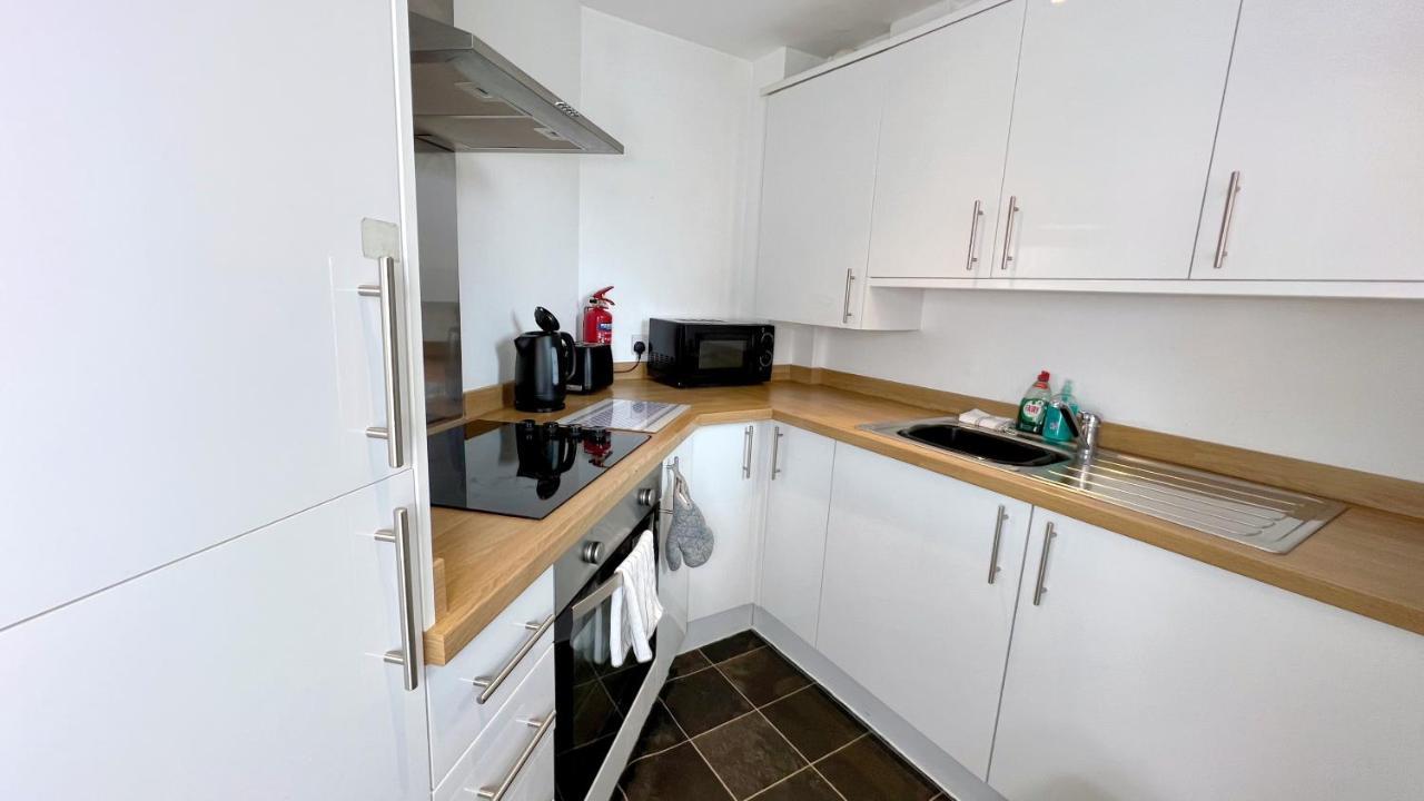 Cross Court, Stafford By Bell Apartments Ngoại thất bức ảnh