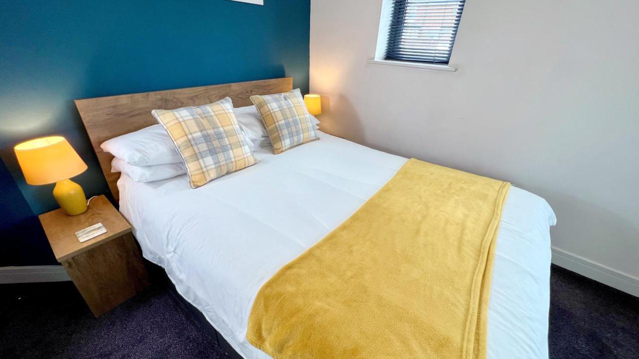 Cross Court, Stafford By Bell Apartments Ngoại thất bức ảnh