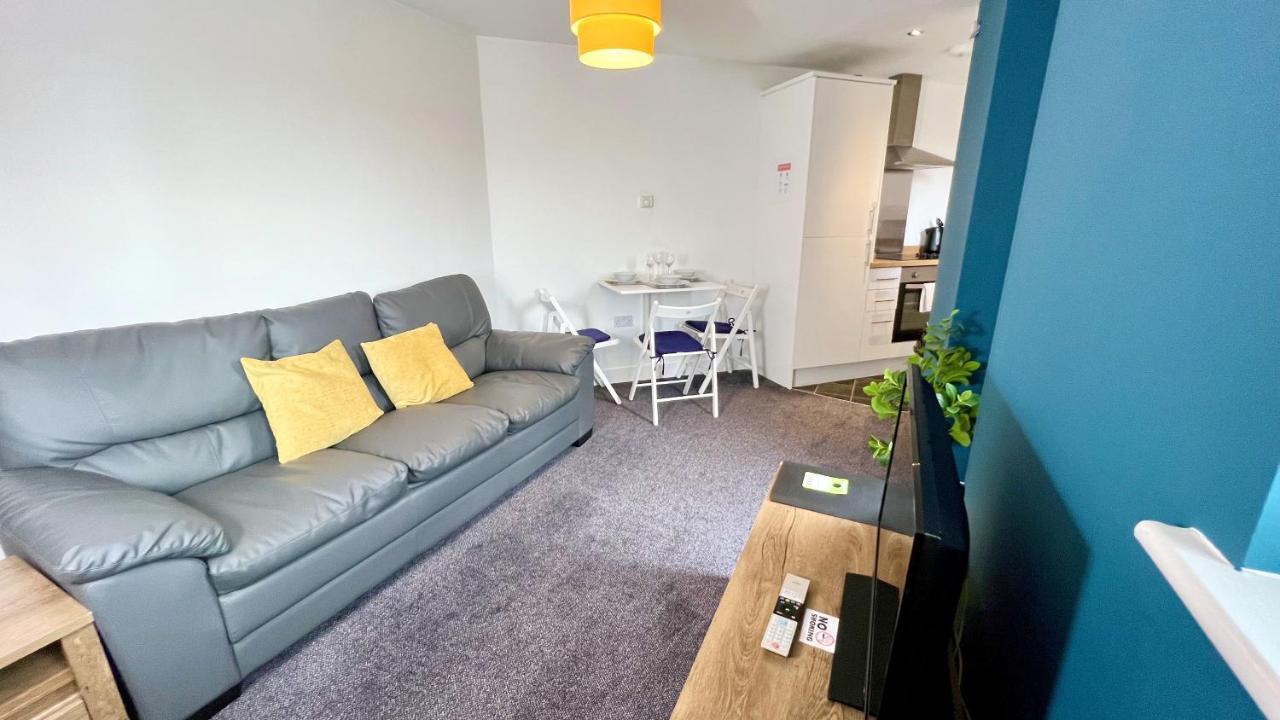 Cross Court, Stafford By Bell Apartments Ngoại thất bức ảnh