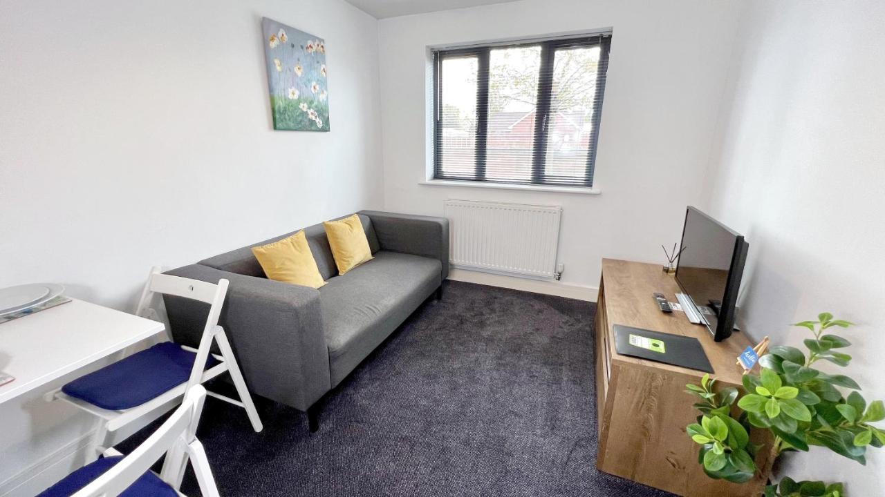 Cross Court, Stafford By Bell Apartments Ngoại thất bức ảnh