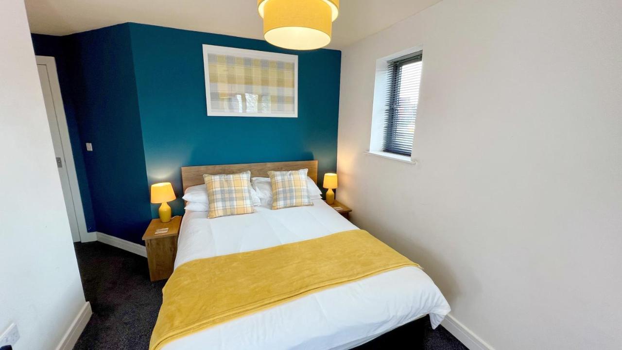 Cross Court, Stafford By Bell Apartments Ngoại thất bức ảnh