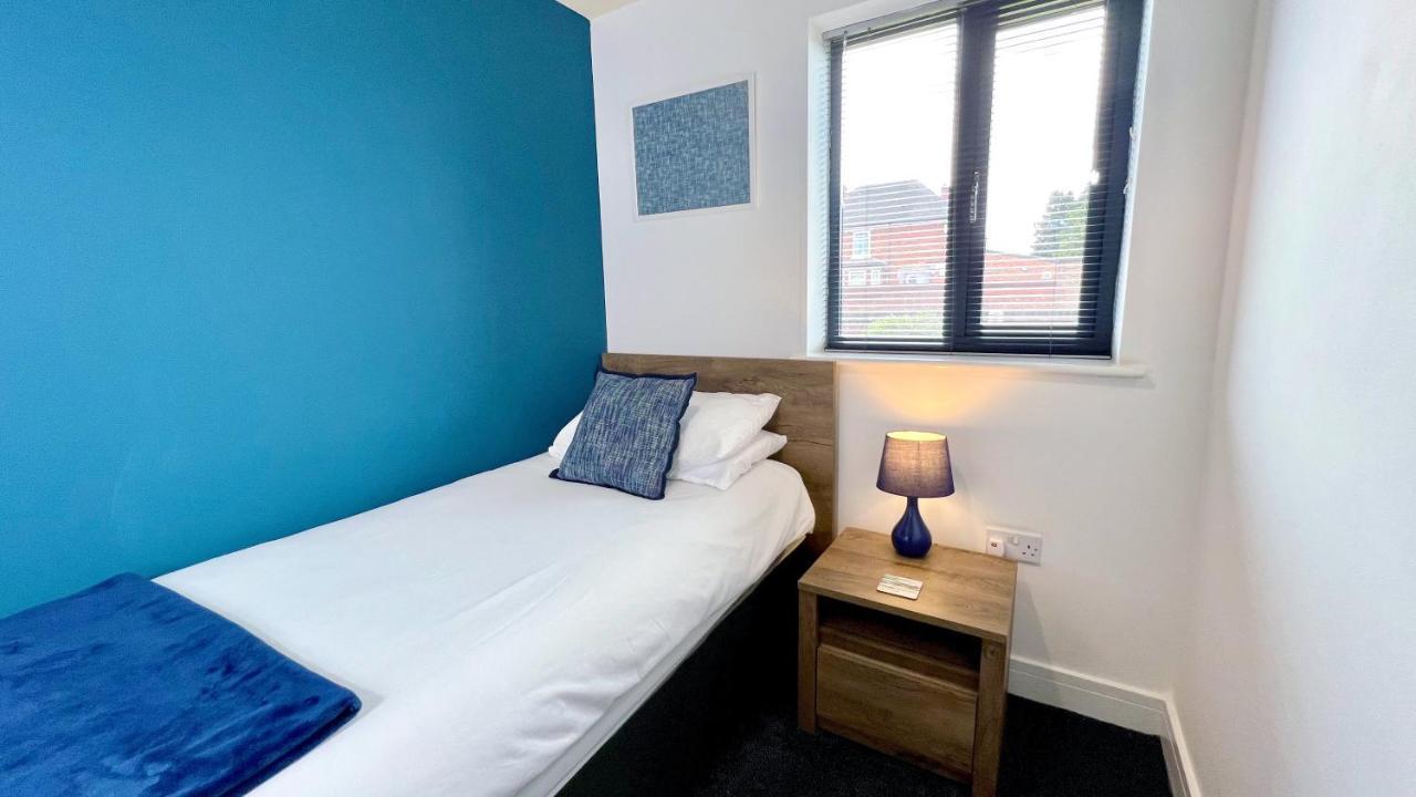 Cross Court, Stafford By Bell Apartments Ngoại thất bức ảnh