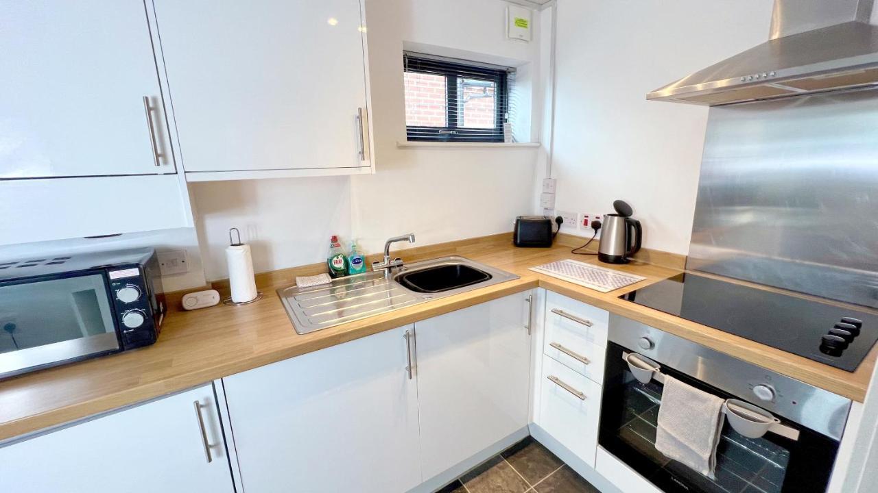 Cross Court, Stafford By Bell Apartments Ngoại thất bức ảnh