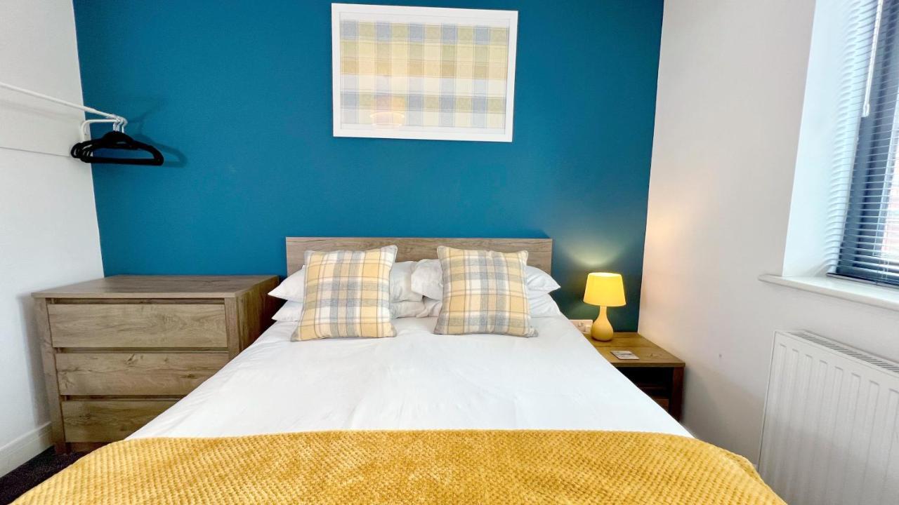 Cross Court, Stafford By Bell Apartments Ngoại thất bức ảnh