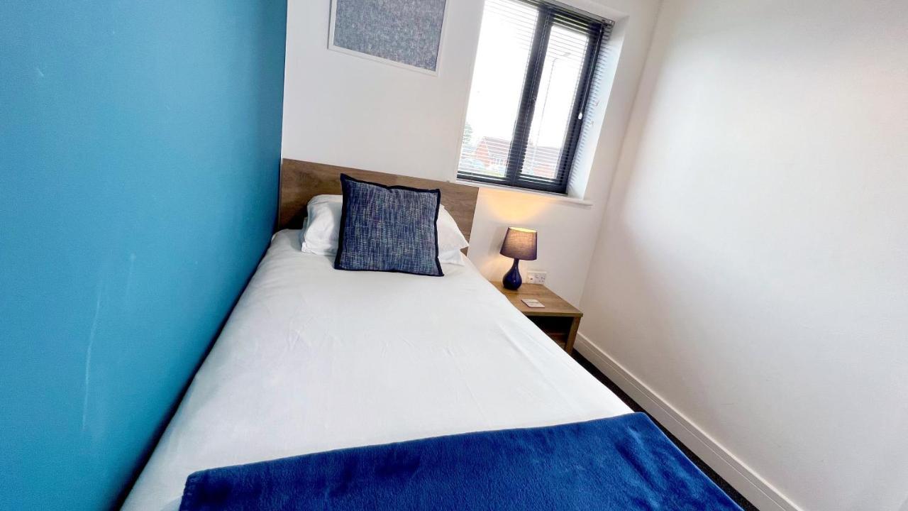 Cross Court, Stafford By Bell Apartments Ngoại thất bức ảnh