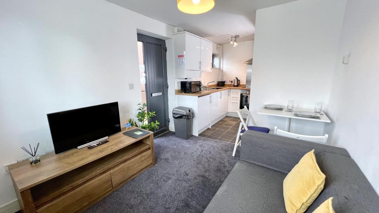 Cross Court, Stafford By Bell Apartments Ngoại thất bức ảnh